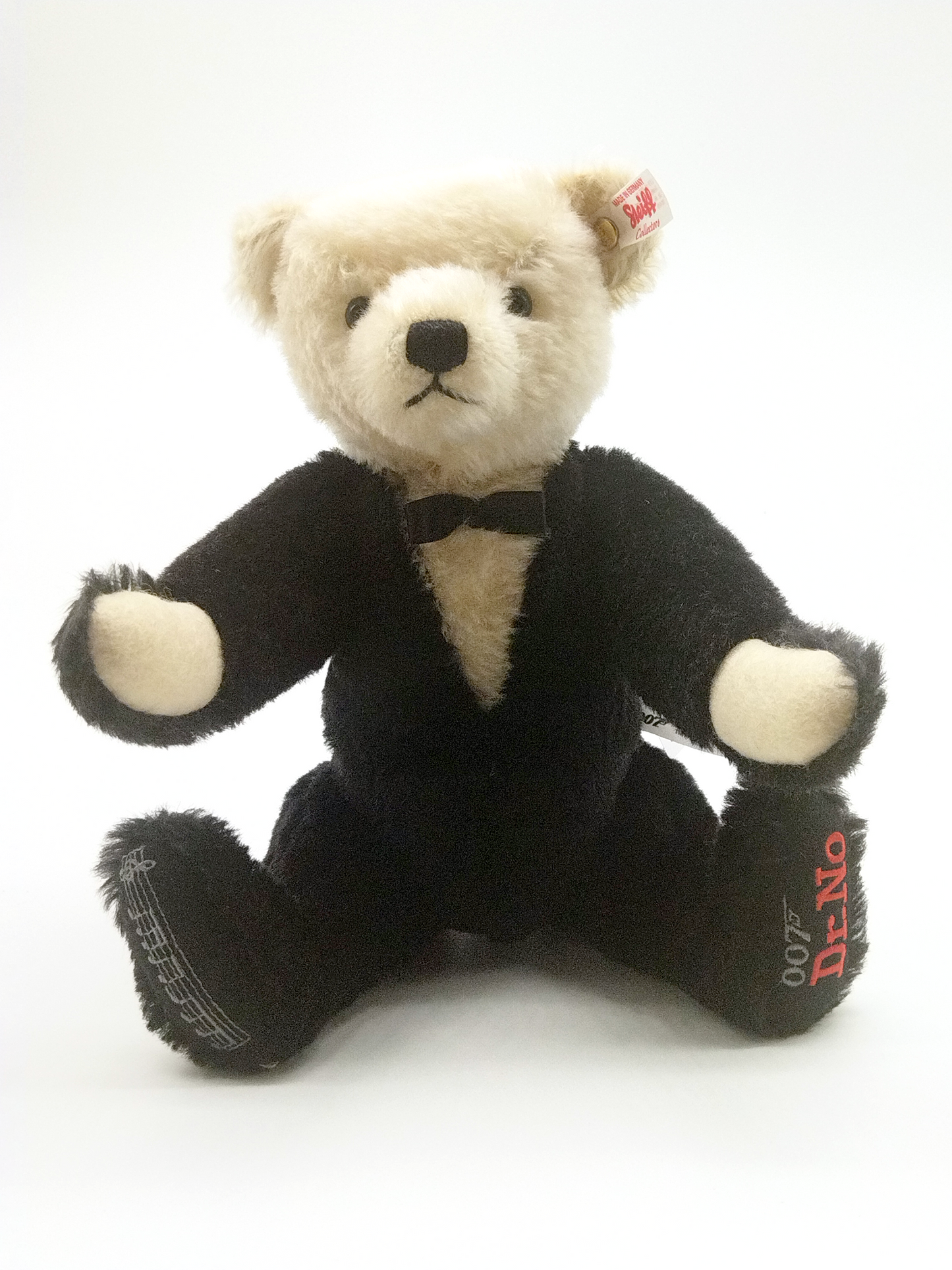 A STEIFF JAMES BOND 007 'DR. NO' MUSICAL COLLECTORS TEDDY BEAR, HEIGHT 30cm.
