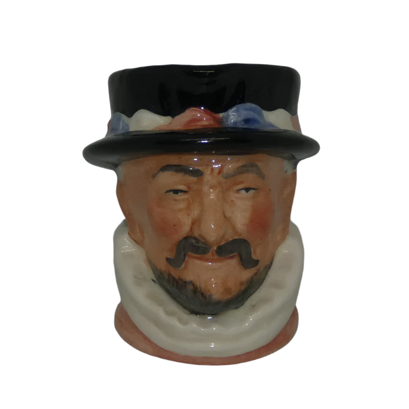 ROYAL DOULTON, BEEFEATER CHARACTER JUG, D6251, HEIGHT 7cm.