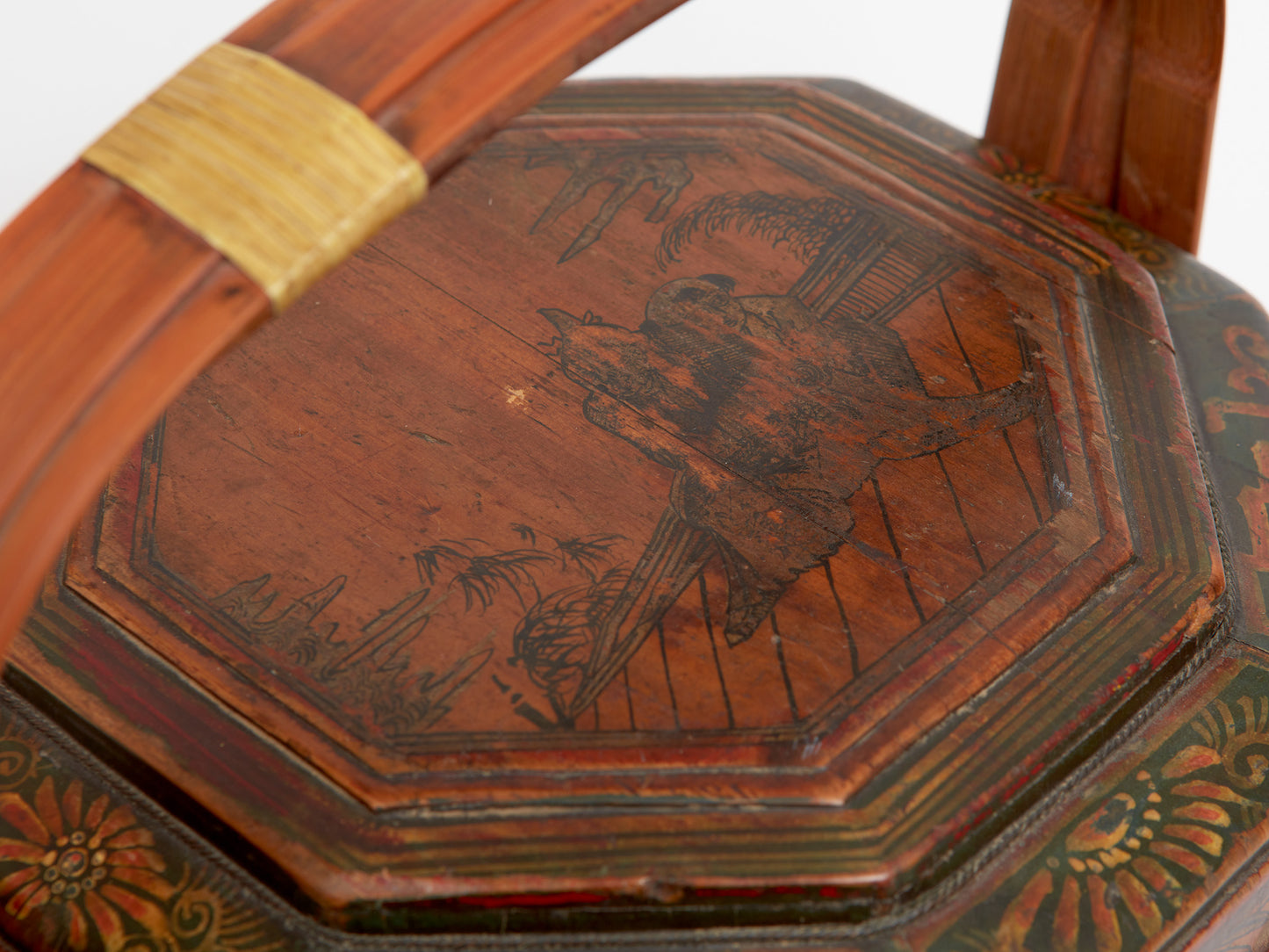 ANTIQUE CHINESE 19th CENTURY LAQUER WOOD FOOD BASKET