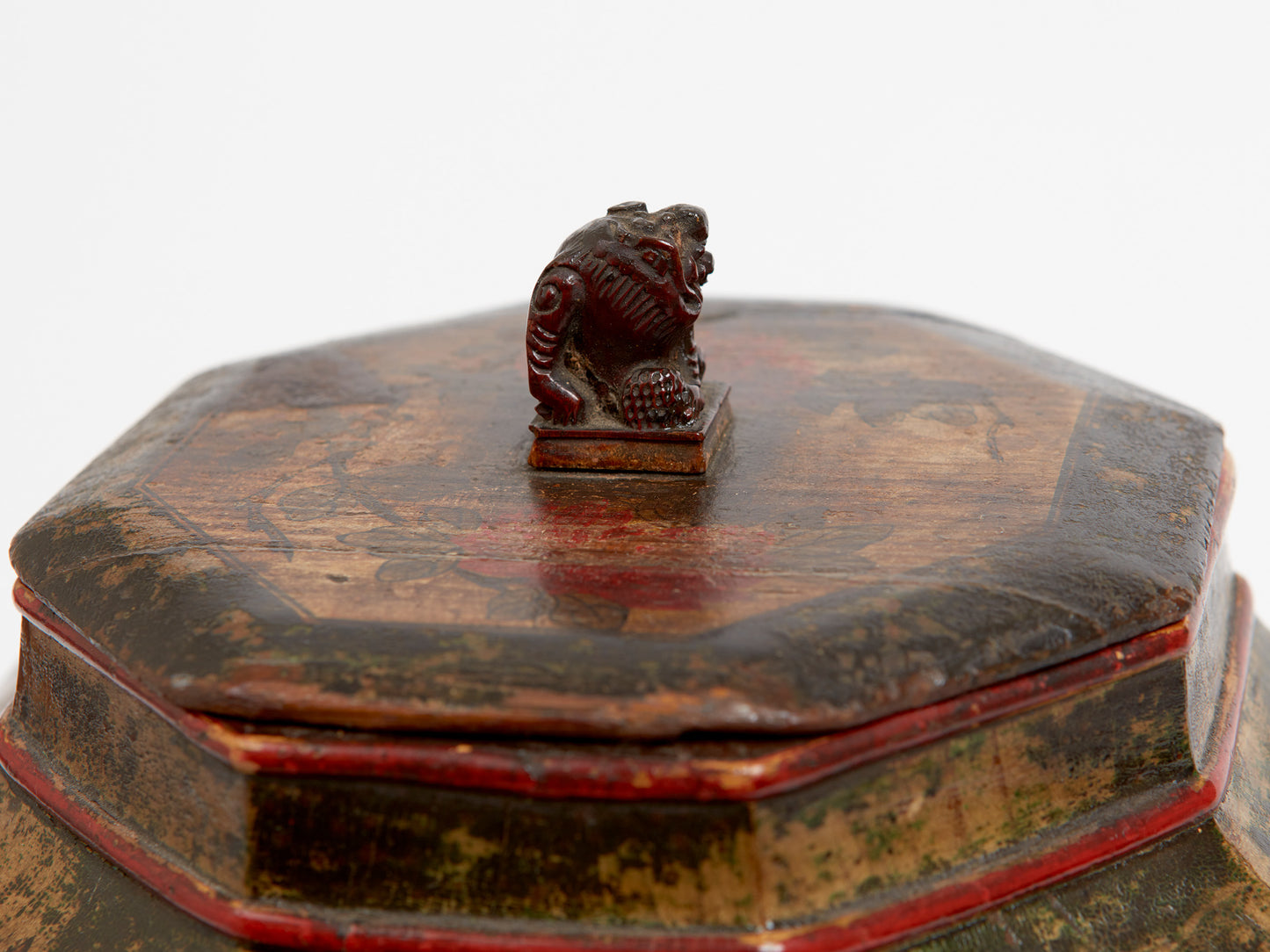 ANTIQUE CHINESE 19th CENTURY LAQUER WOOD CANESTER