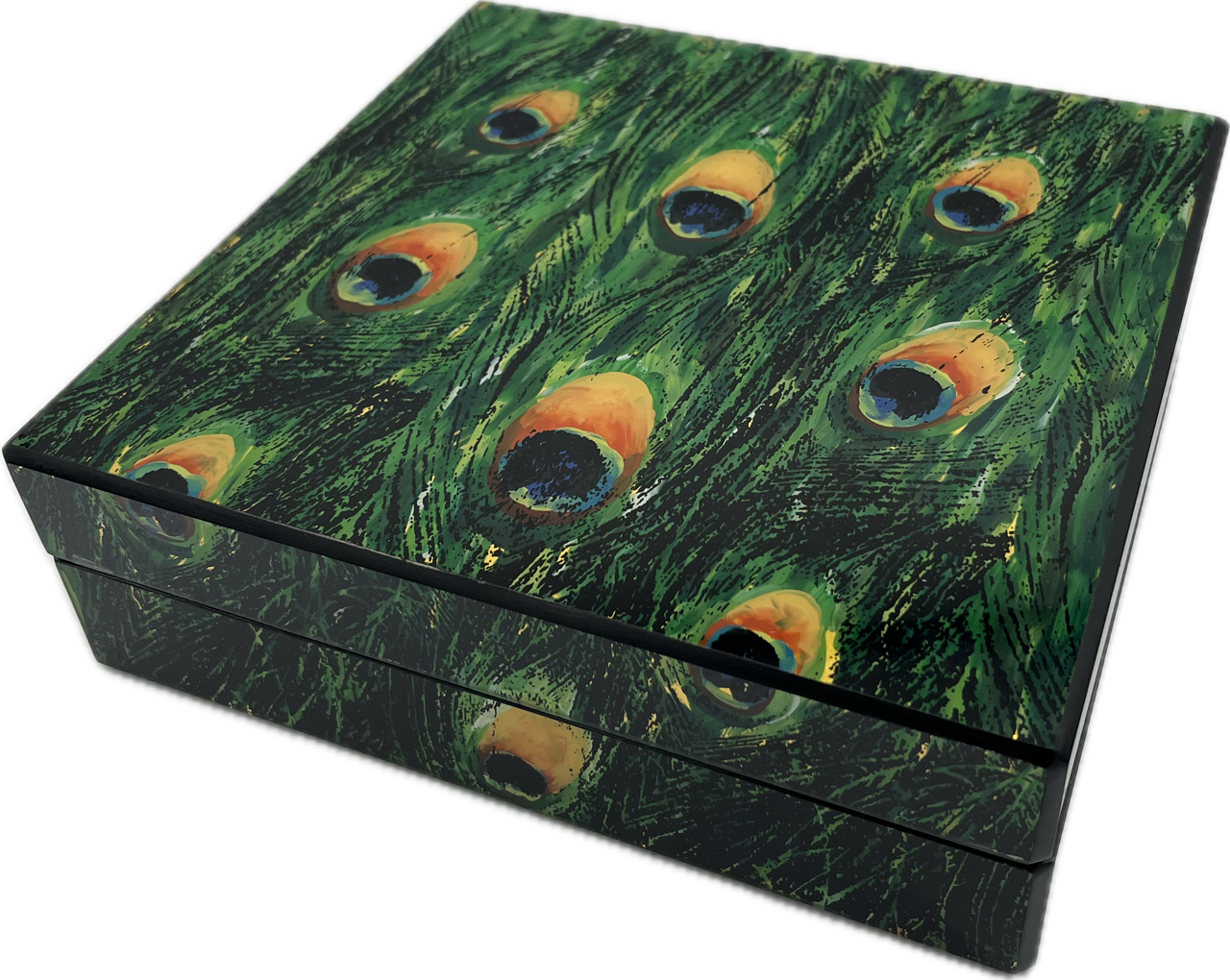 A LACQUERED WOOD TRINKET / JEWELLERY BOX WITH PEACOCK FEATHER DESIGN, HAND MADE IN PERU, 23 x 22 x 7cm.