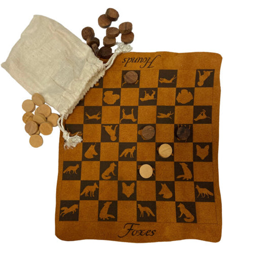 EQUESTRIAN FOX & HOUND LEATHER CHECKER BOARD WITH WOODEN CHECKERS, 20 x 24cm
