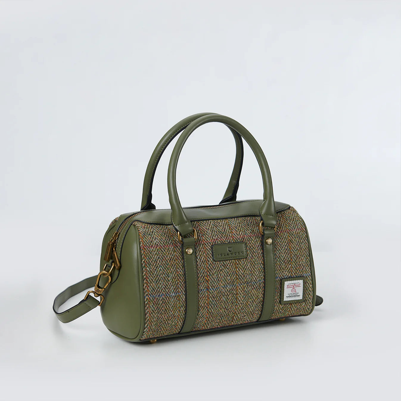 ISLANDER UK, MEDIUM CHESTNUT HERRINGBONE HARRIS TWEED DUFFLEL, WITH DETACHABLE SHOULDER STRAP, 30cm x 15 x 18cm.