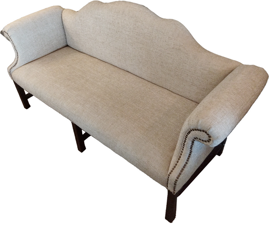 A CHIPPENDALE STYLE UPHOLSTERED SOFA WITH STUDDED DETAIL, 98 x 193 x 72,