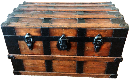 ANTIQUE STEAMER TRUNK WITH DOMED LID, WOODEN SLATS, METAL FITTINGS AND LEATHER DETAIL, 85 x 51 x 47cm.