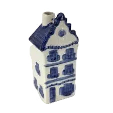 VINTAGE DUTCH CANAL HOUSE, ROYAL DELFT BLUE HOLLAND, RYNBENDE CHERRY BRANDY BOTTLE, HEIGHT 95cm.