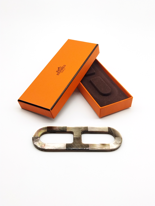 HERMÈS, MOTHER OF PEARL AND WOOD CHAINE D'ANCRE SCARF RING, 12.5 x 4cm, WITH BOX.