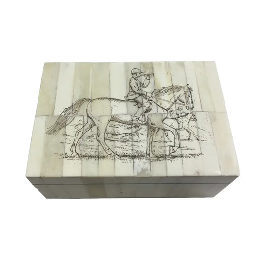 HORSE & MOUNTED RIDER SCRIMSHAW BOX, 17 x 13 x 6cm.