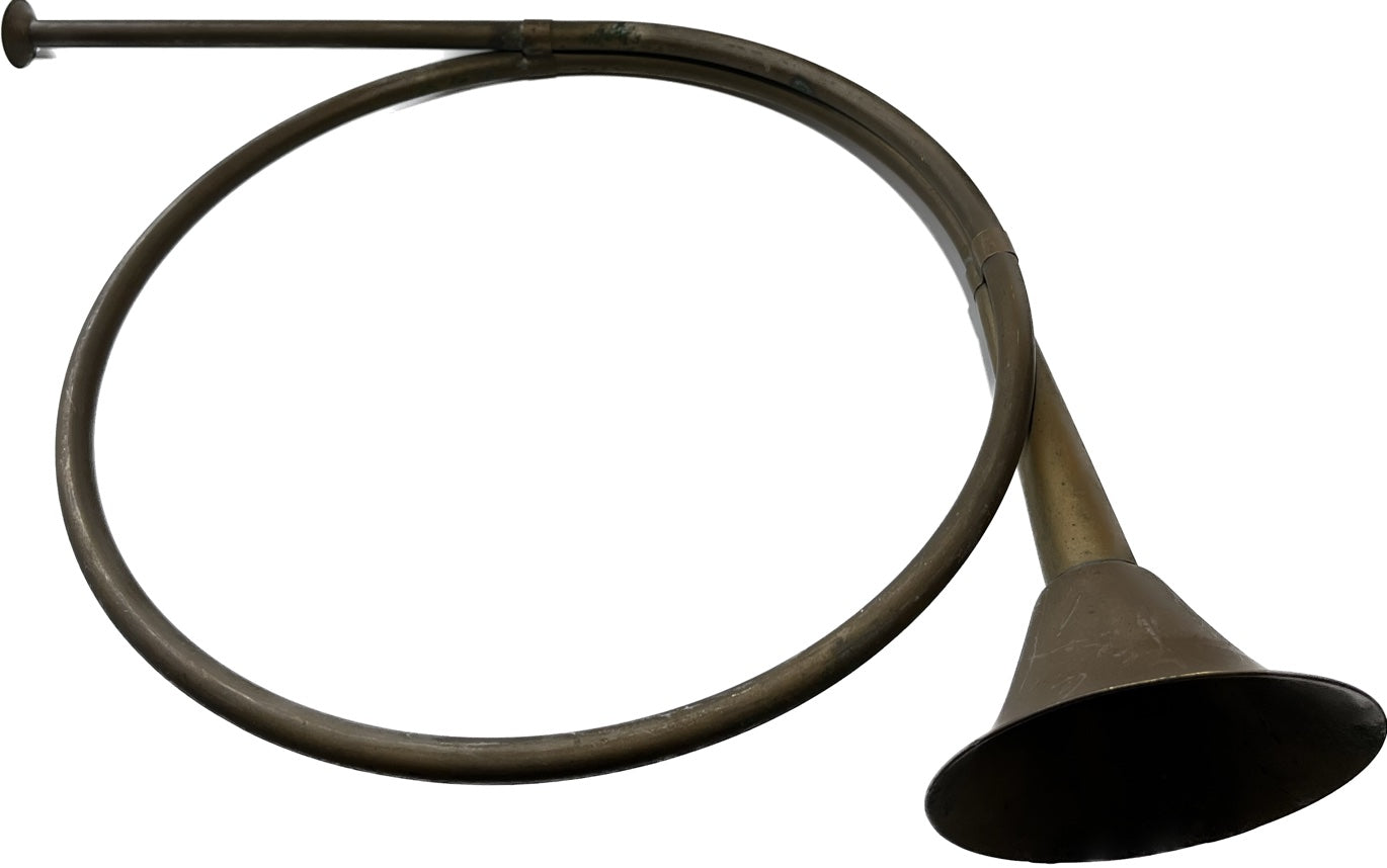 A VINTAGE COPPER HUNTING HORN