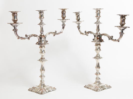 AN IMPRESSIVE SHEFFIELD SILVER PLATED THREE BRANCH CANDELABRA