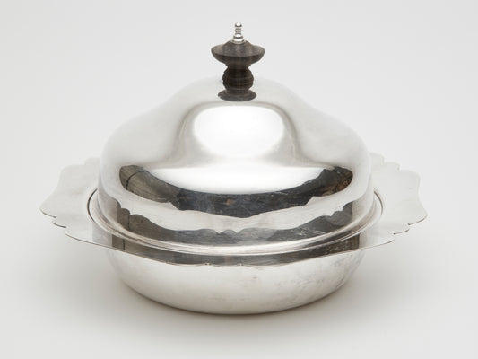 A SILVER PLATED MUFFIN DISH, HARDY BROTHERS