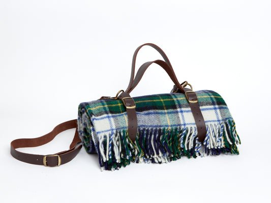 WAVERLEY MILLS MERINO WOOL PICNIC RUG - DRESS GORDON TARTAN, 152 x 170cm, WITH LEATHER CARRIER AND SHOULDER STRAP.