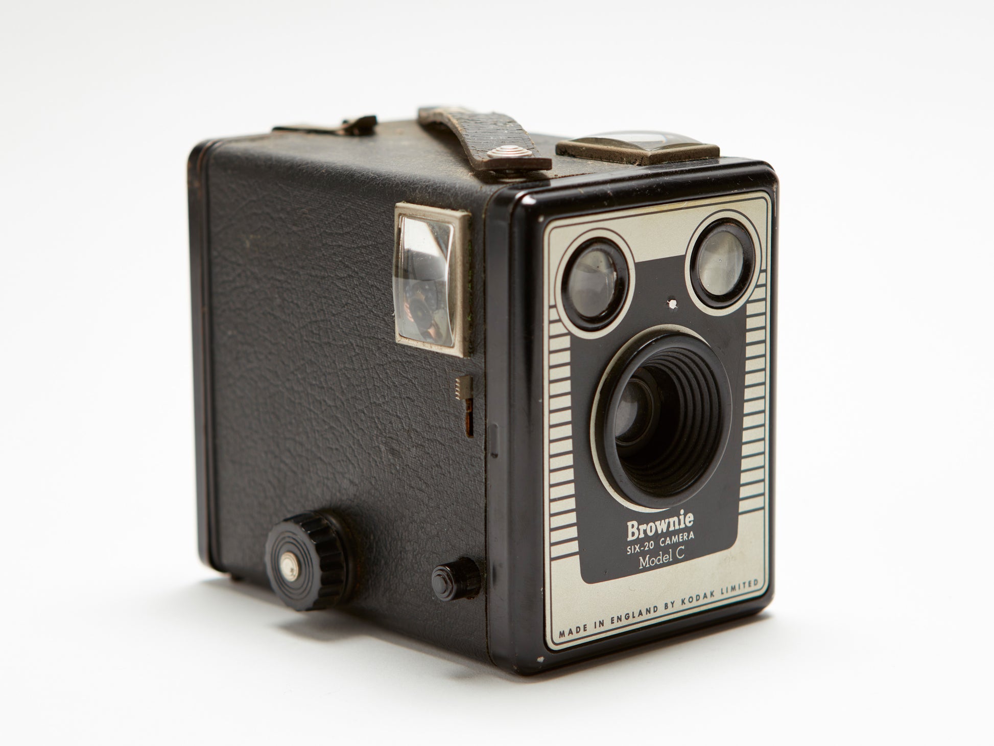 A KODAK BOX BROWNIE FLASH II CAMERA, WITH ORIGINAL CASE, TORN STRAP, C