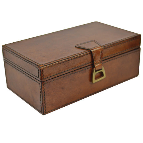 LIDDED BOX, HAND CRAFTED IN LEATHER WITH BRASS STIRRUP DETAIL, 19 x 11 x 7.5cm.