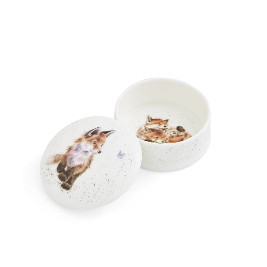 ROYAL WORCESTER, WRENDALE FOX MOTIF CIRCULAR PORCELAIN LIDDED TRINKET, DIAMETER 8cm.