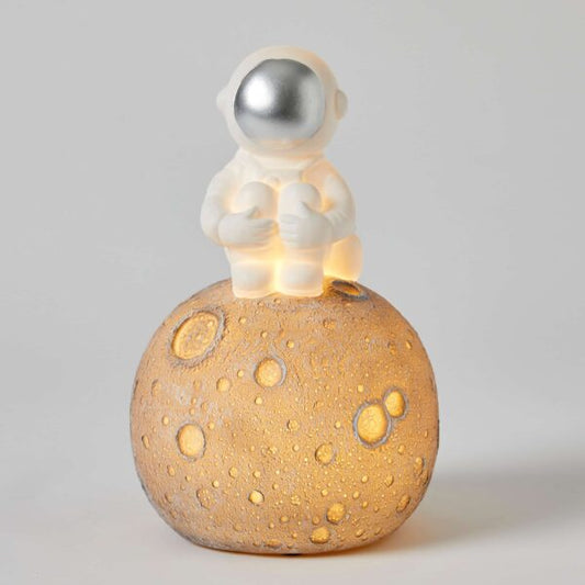 QUIRKY ASTRONAUT NIGHT LIGHT, 14.5 x 26 x 14.5cm.